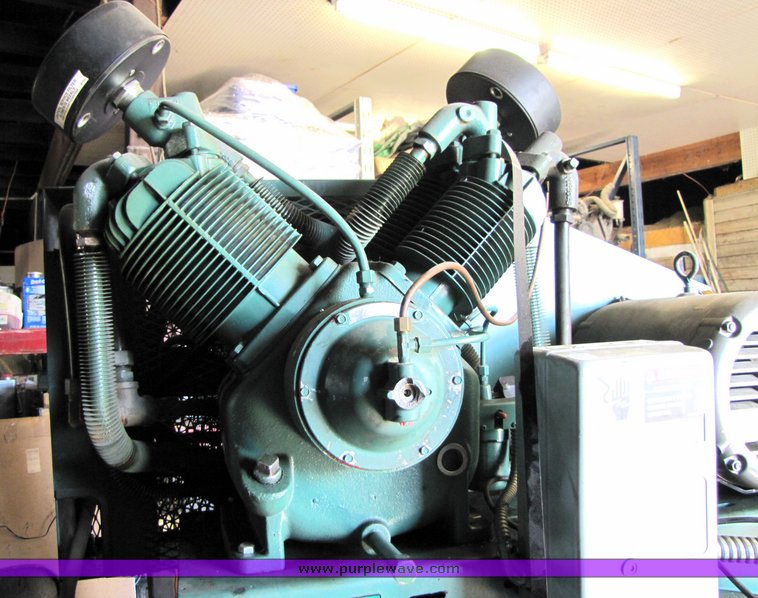 image for item 3060 2000 Champion VR10-12 upright air compressor