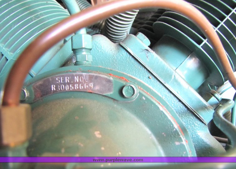 image for item 3060 2000 Champion VR10-12 upright air compressor