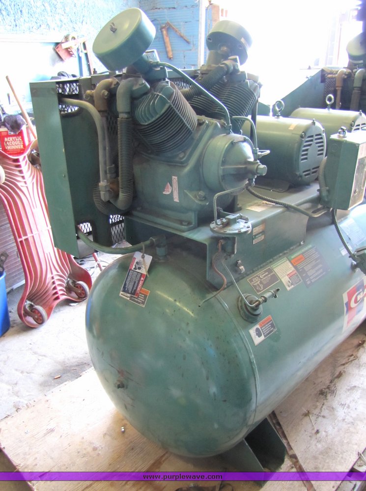 image for item 3061 1997 Champion HR10D-25 air compressor