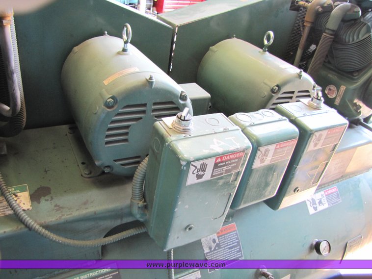 image for item 3061 1997 Champion HR10D-25 air compressor