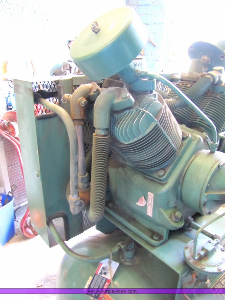 image for item 3061 1997 Champion HR10D-25 air compressor