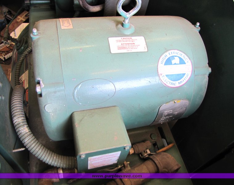 image for item 3061 1997 Champion HR10D-25 air compressor