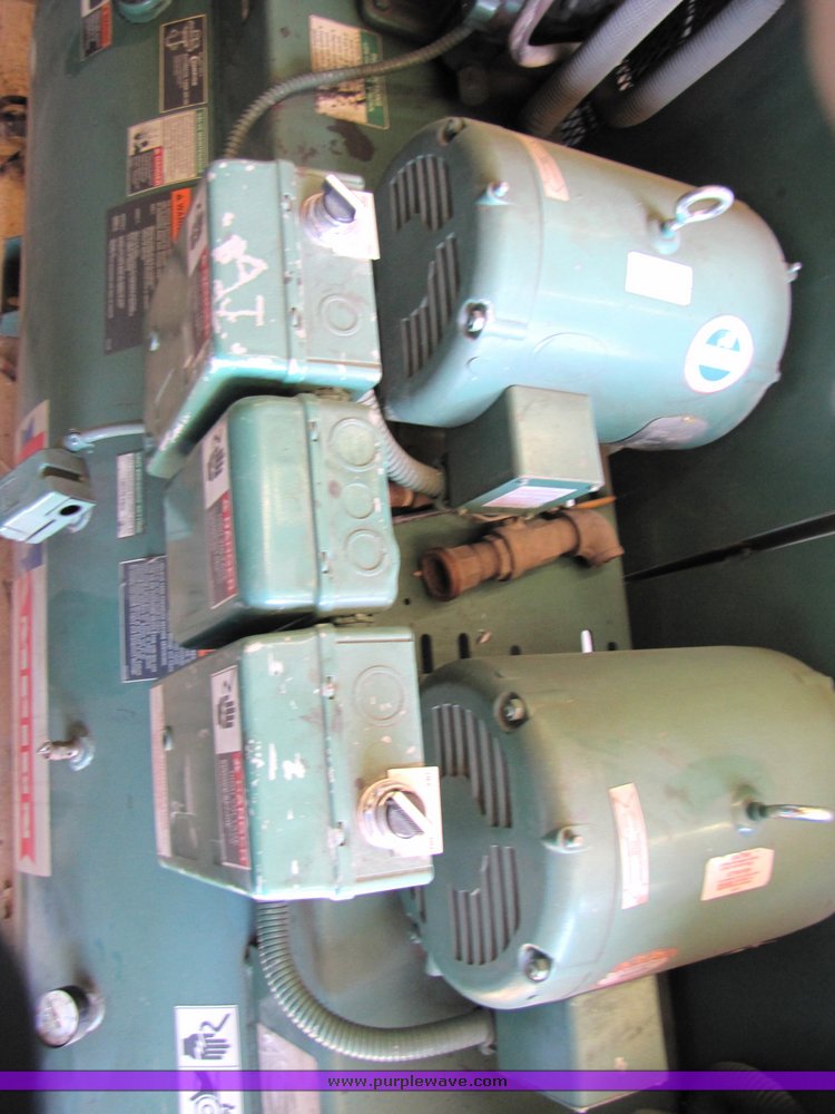 image for item 3061 1997 Champion HR10D-25 air compressor