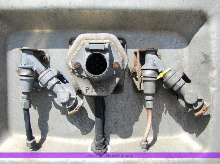 image for item 3062 1990 Pines van trailer