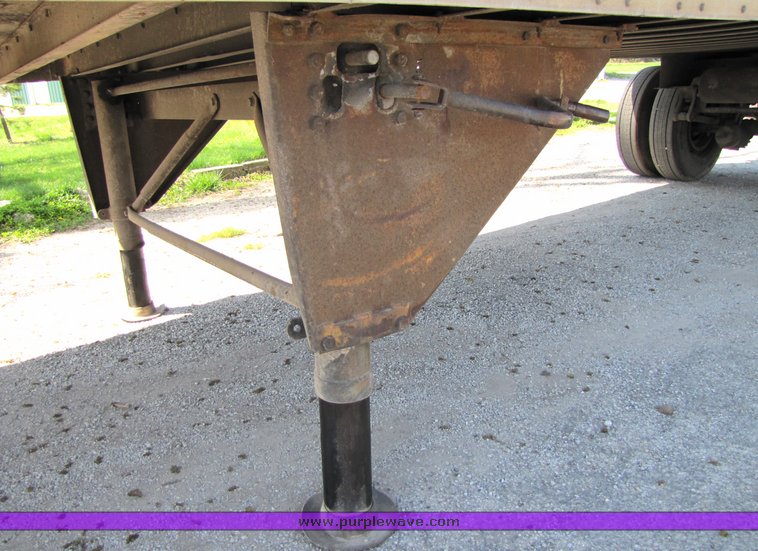 image for item 3062 1990 Pines van trailer