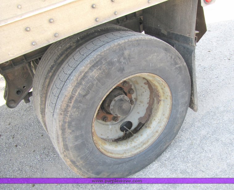 image for item 3062 1990 Pines van trailer