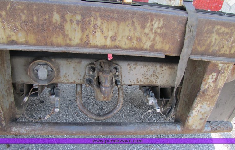 image for item 3062 1990 Pines van trailer