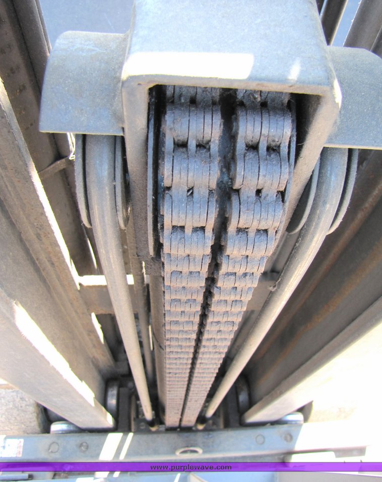 image for item 3064 Crown RC3020-30 forklift