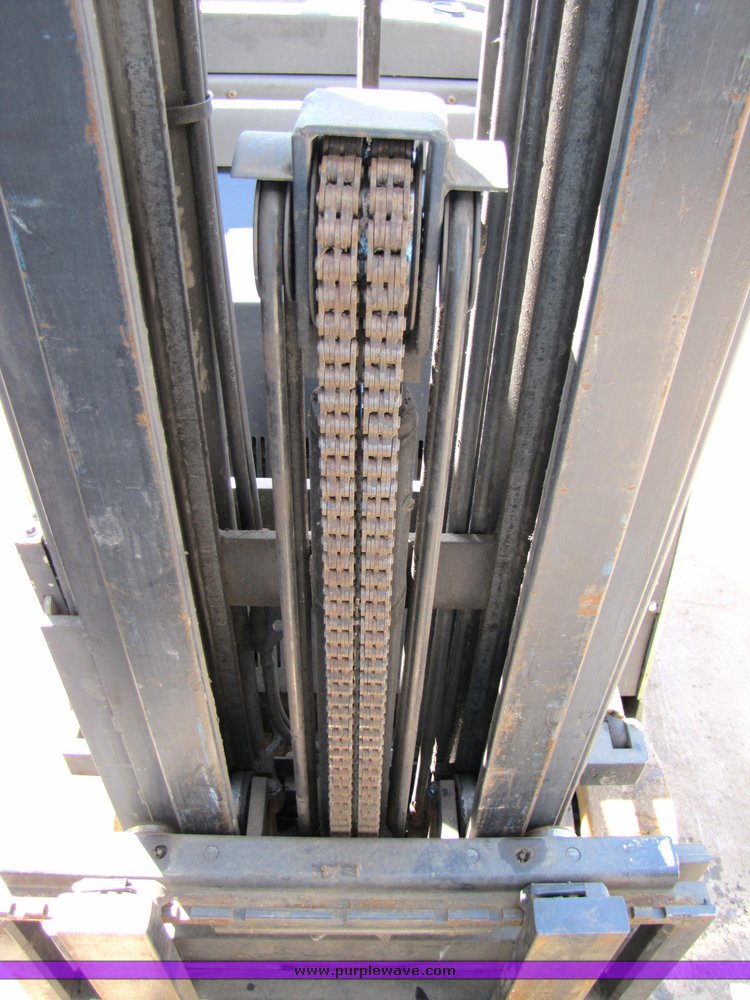 image for item 3066 Crown RC 3000 series forklift