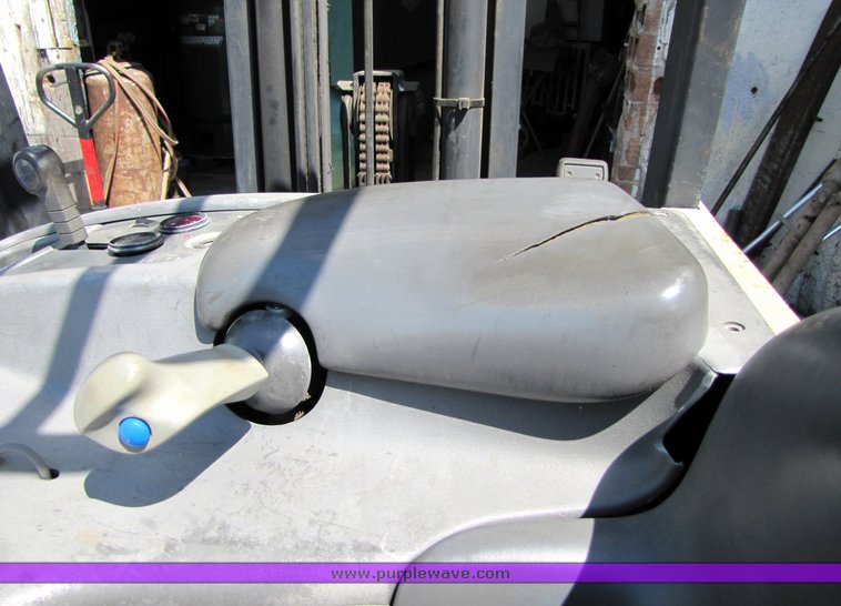 image for item 3066 Crown RC 3000 series forklift