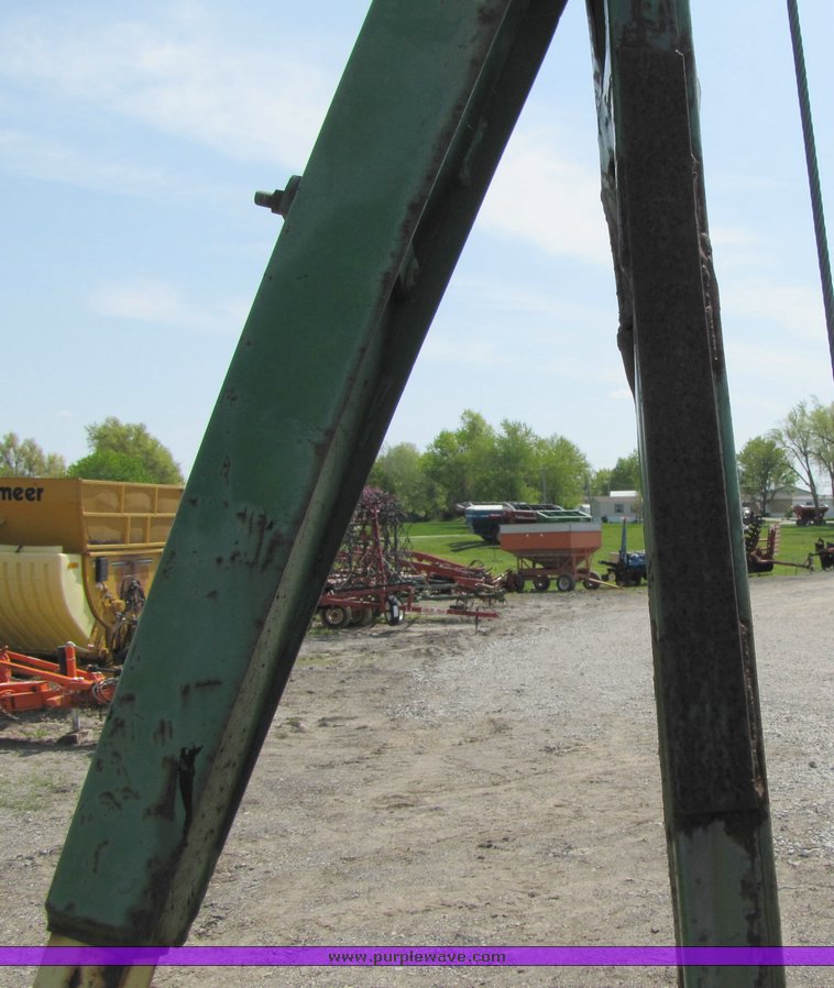 image for item 3090 John Deere 7000 planter