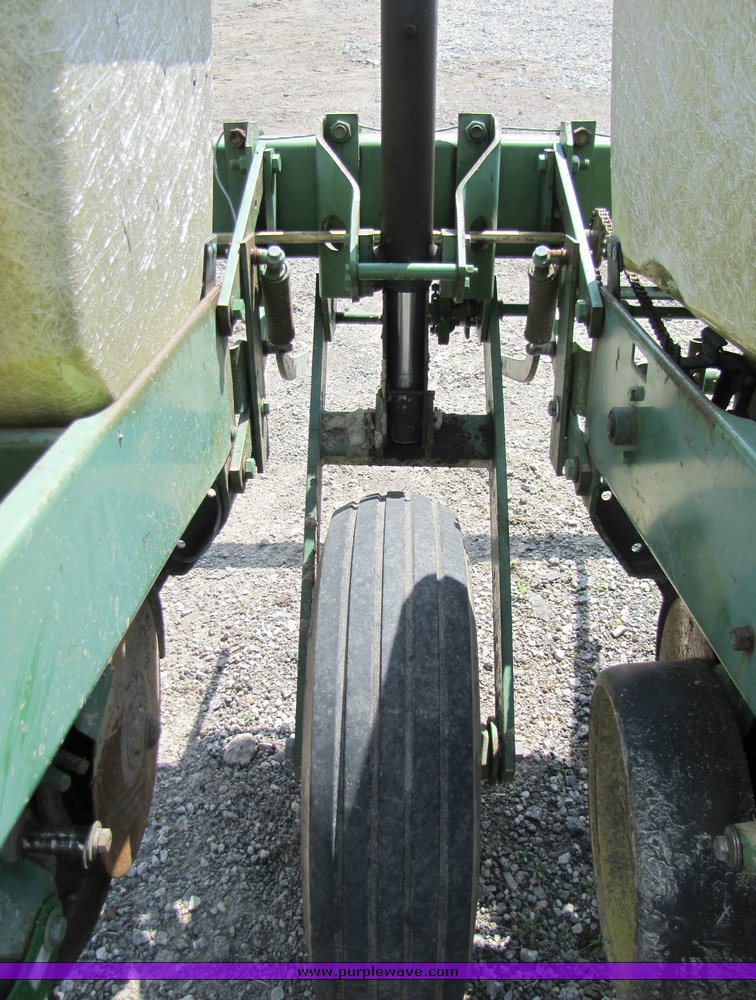 image for item 3090 John Deere 7000 planter