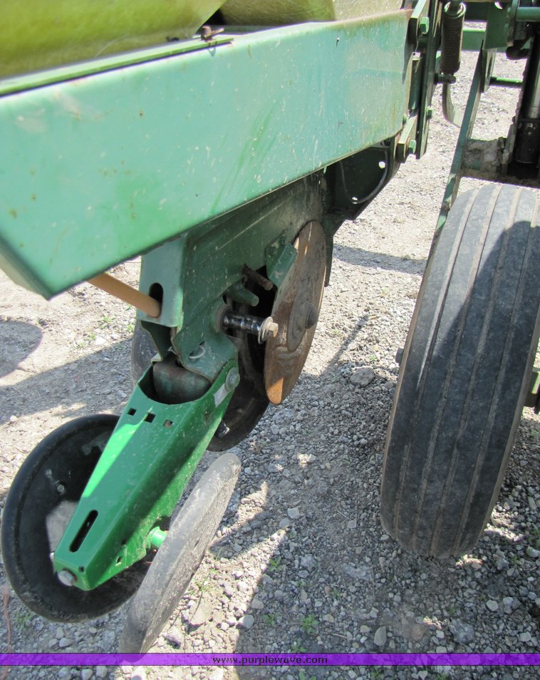 image for item 3090 John Deere 7000 planter