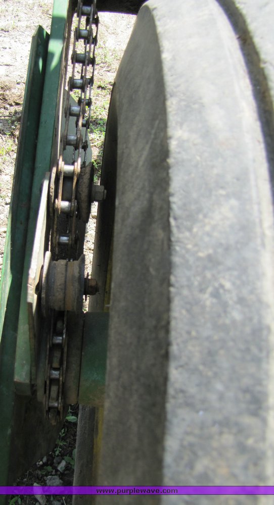 image for item 3090 John Deere 7000 planter