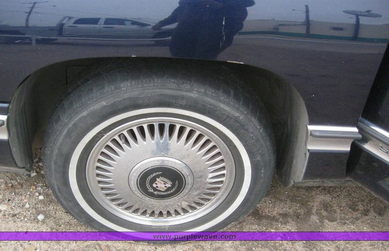 image for item 6245 1995 Cadillac Deville
