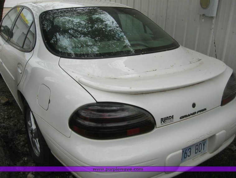 image for item 6247 2002 Pontiac Grand Prix SE