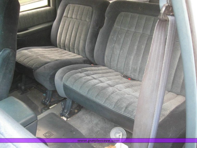 image for item 6248 1993 GMC K1500 Suburban