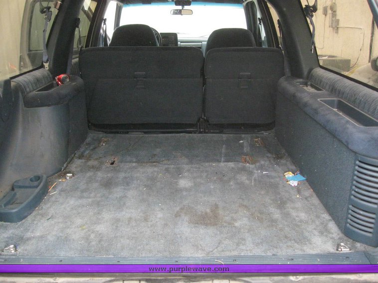 image for item 6248 1993 GMC K1500 Suburban