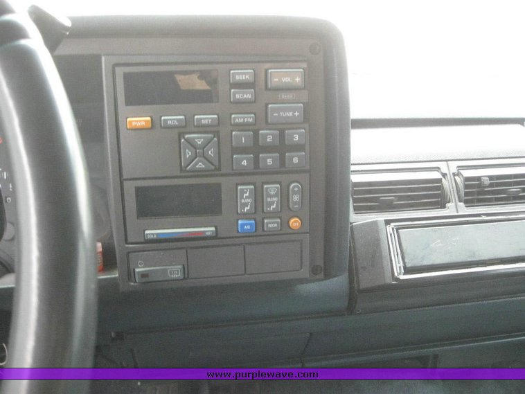 image for item 6248 1993 GMC K1500 Suburban