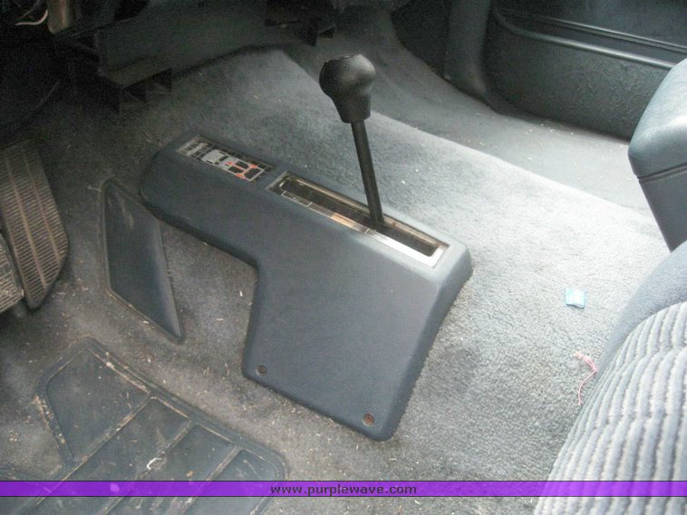 image for item 6248 1993 GMC K1500 Suburban