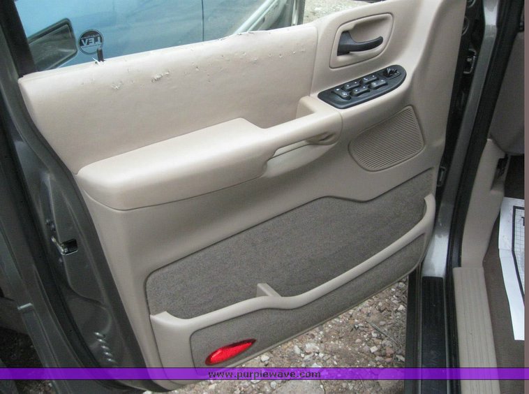 image for item 6249 2000 Ford Windstar SEL