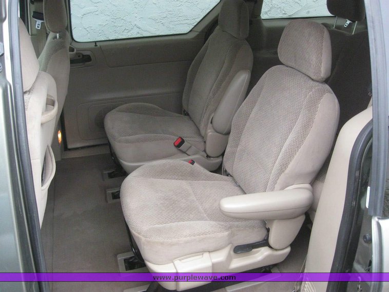 image for item 6249 2000 Ford Windstar SEL