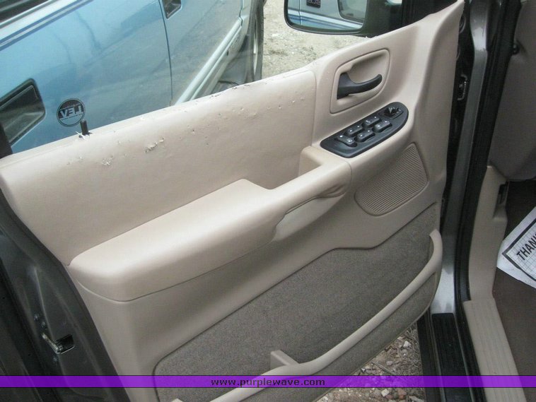 image for item 6249 2000 Ford Windstar SEL