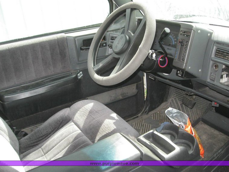 image for item 6288 1994 GMC Jimmy S15