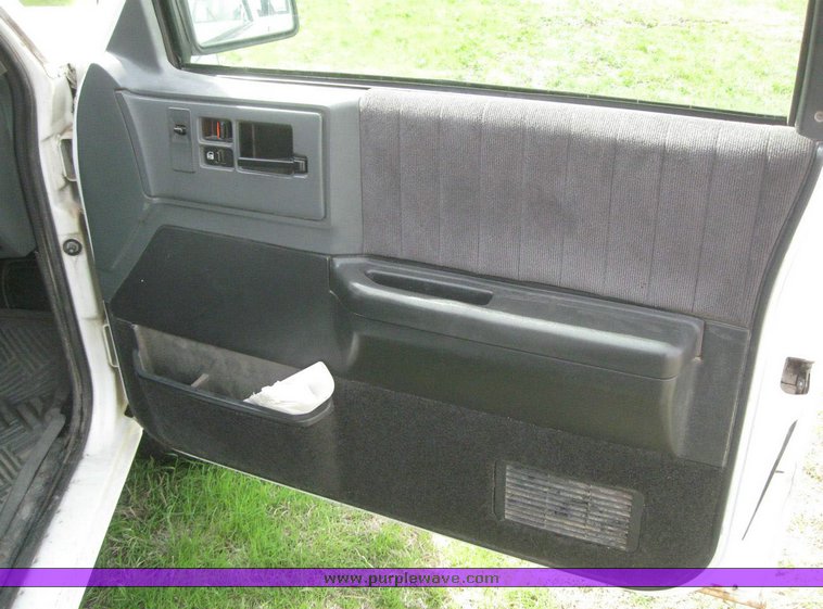 image for item 6288 1994 GMC Jimmy S15