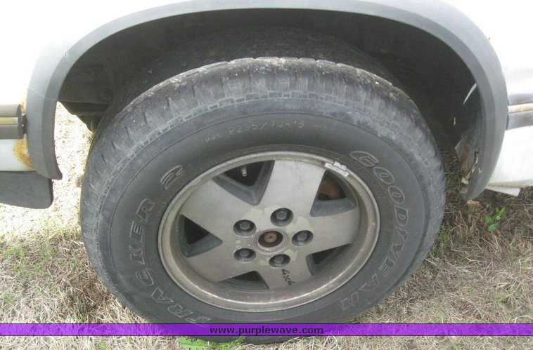 image for item 6288 1994 GMC Jimmy S15