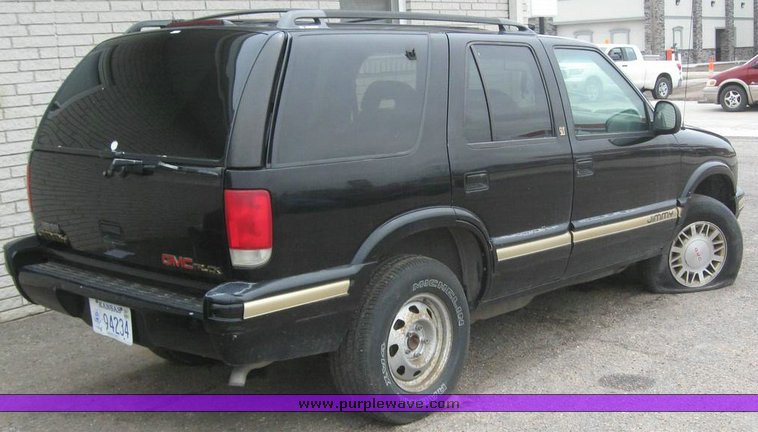 image for item 6300 1997 GMC Jimmy