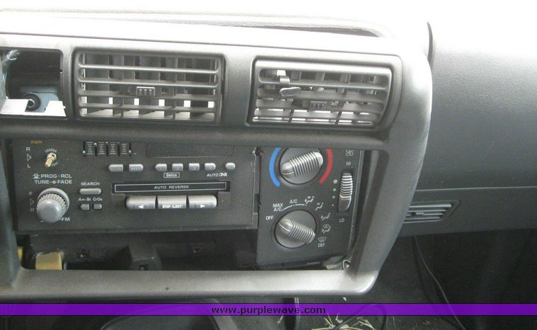 image for item 6300 1997 GMC Jimmy