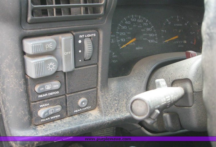 image for item 6300 1997 GMC Jimmy