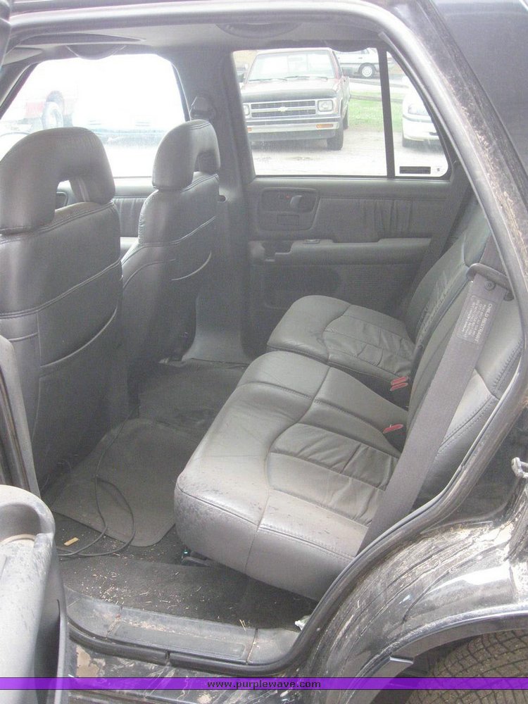 image for item 6300 1997 GMC Jimmy