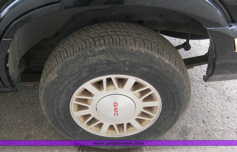 image for item 6300 1997 GMC Jimmy