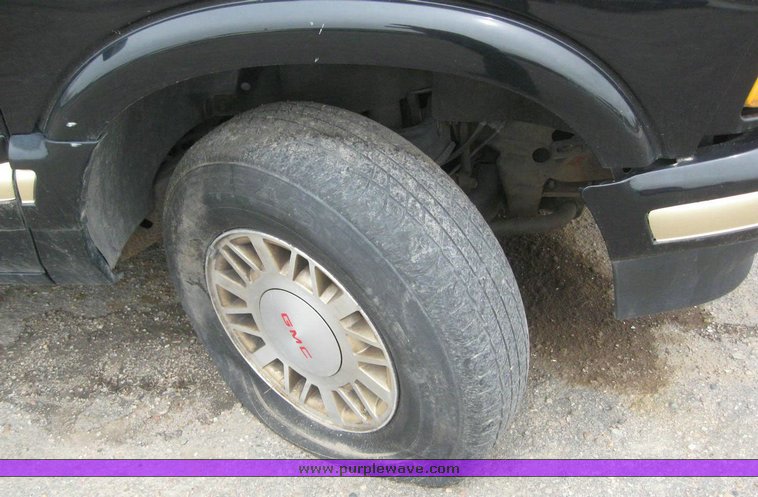 image for item 6300 1997 GMC Jimmy