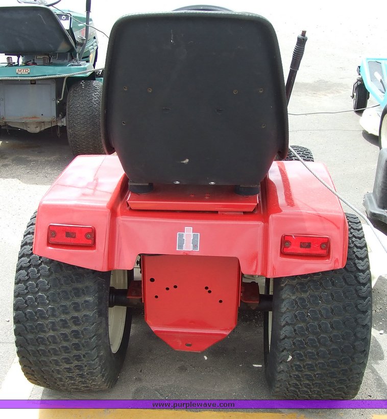 image for item 7035 Cub Cadet 582 Special garden tractor