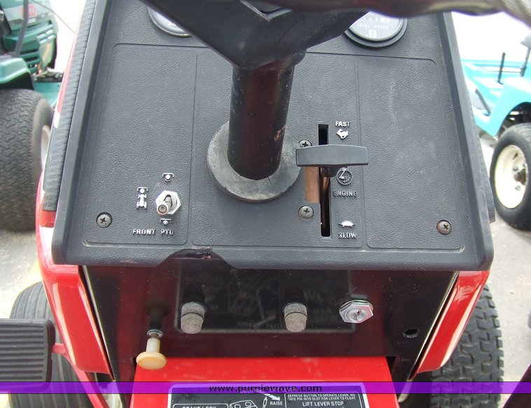 image for item 7035 Cub Cadet 582 Special garden tractor