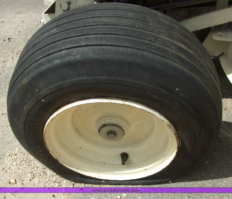 image for item 7035 Cub Cadet 582 Special garden tractor