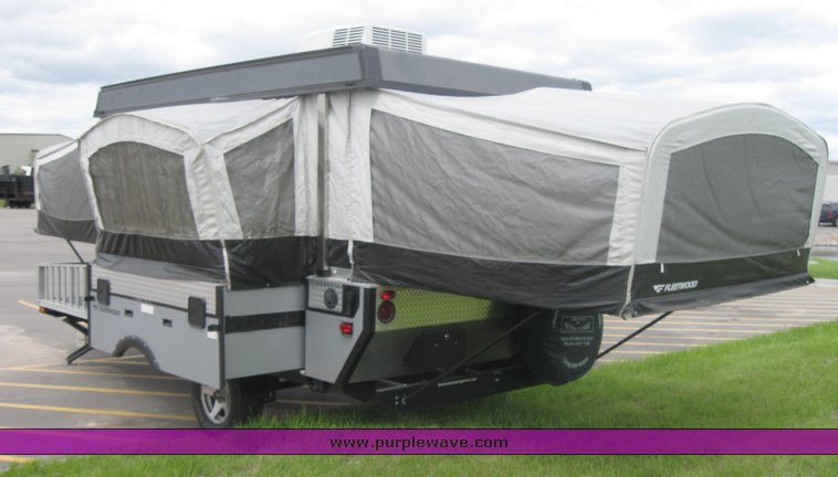 image for item 7858 2008 Fleetwood E3 folding camper trailer