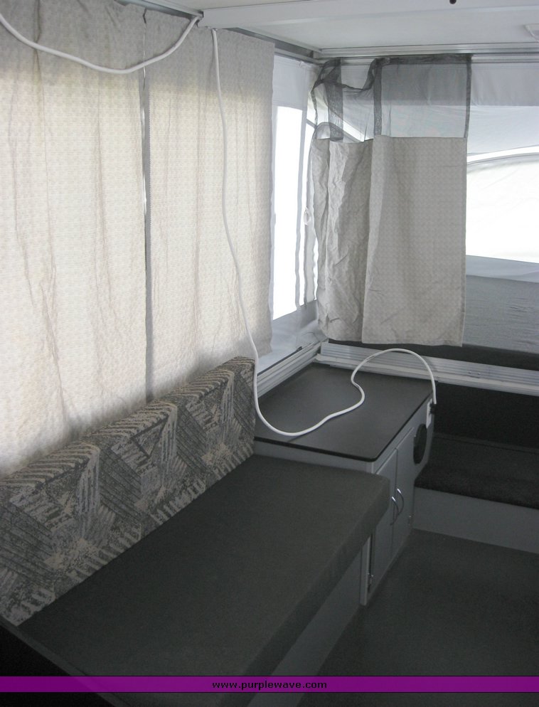 image for item 7858 2008 Fleetwood E3 folding camper trailer