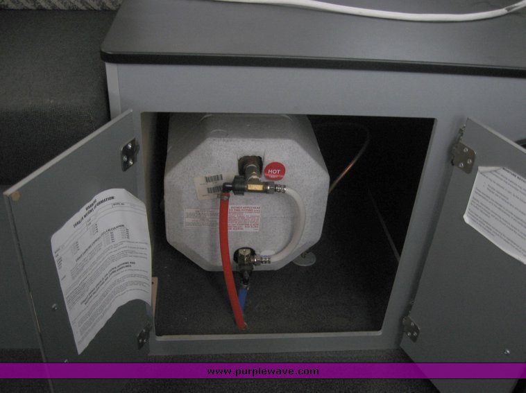 image for item 7858 2008 Fleetwood E3 folding camper trailer