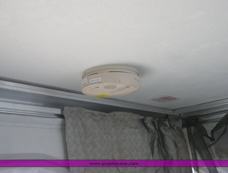 image for item 7858 2008 Fleetwood E3 folding camper trailer