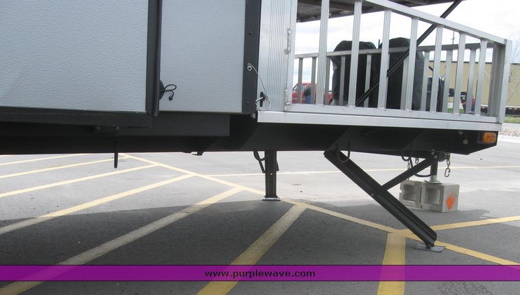 image for item 7858 2008 Fleetwood E3 folding camper trailer