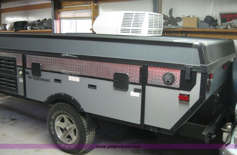 image for item 7858 2008 Fleetwood E3 folding camper trailer