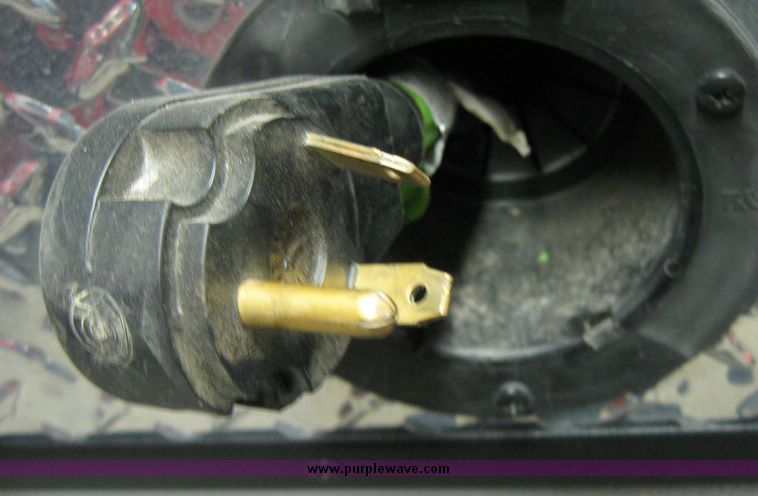 image for item 7858 2008 Fleetwood E3 folding camper trailer