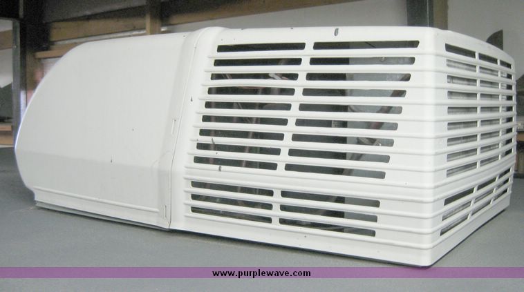 image for item 7858 2008 Fleetwood E3 folding camper trailer