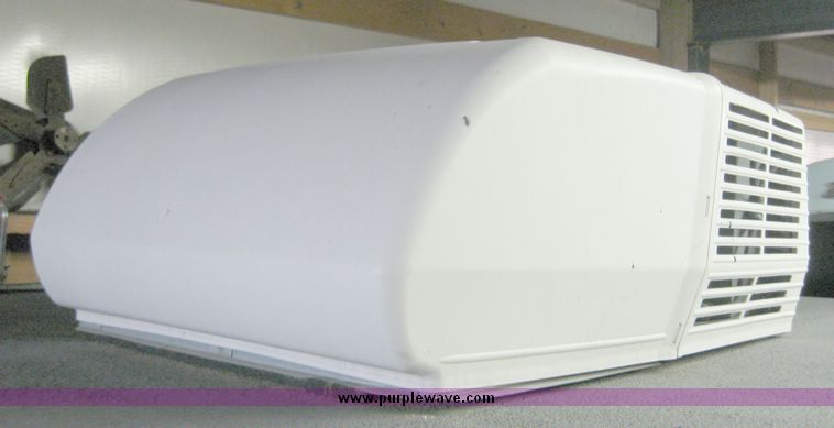 image for item 7858 2008 Fleetwood E3 folding camper trailer