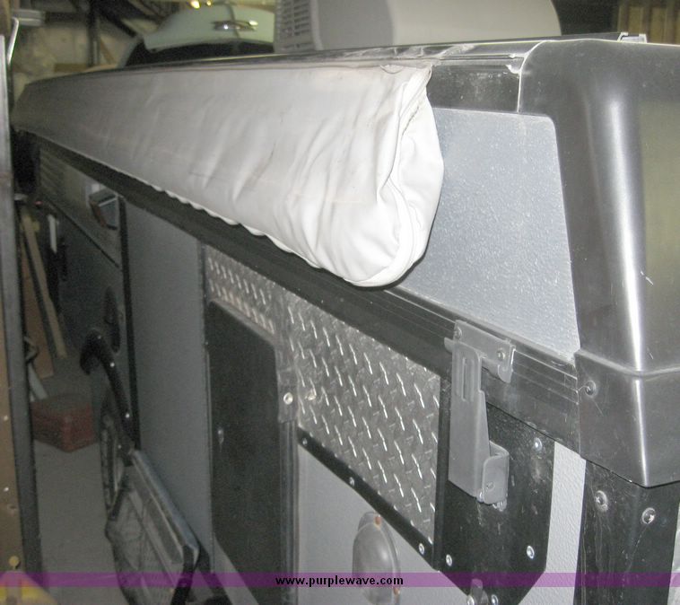 image for item 7858 2008 Fleetwood E3 folding camper trailer