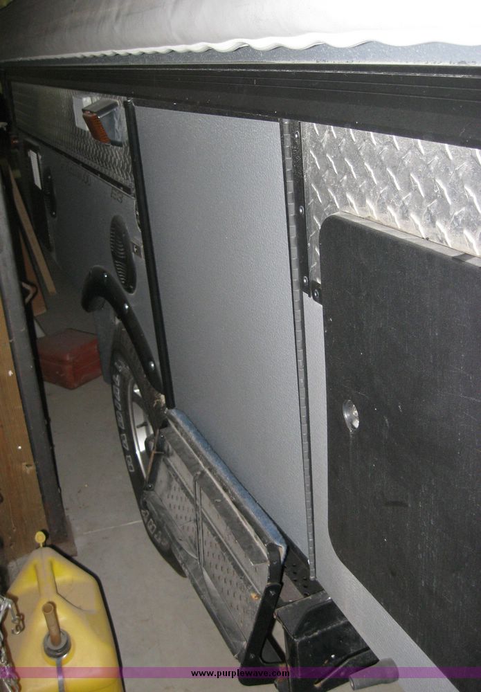 image for item 7858 2008 Fleetwood E3 folding camper trailer